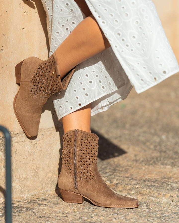 Buonarotti Camel Suedine Western laarzen met Vlecht Details