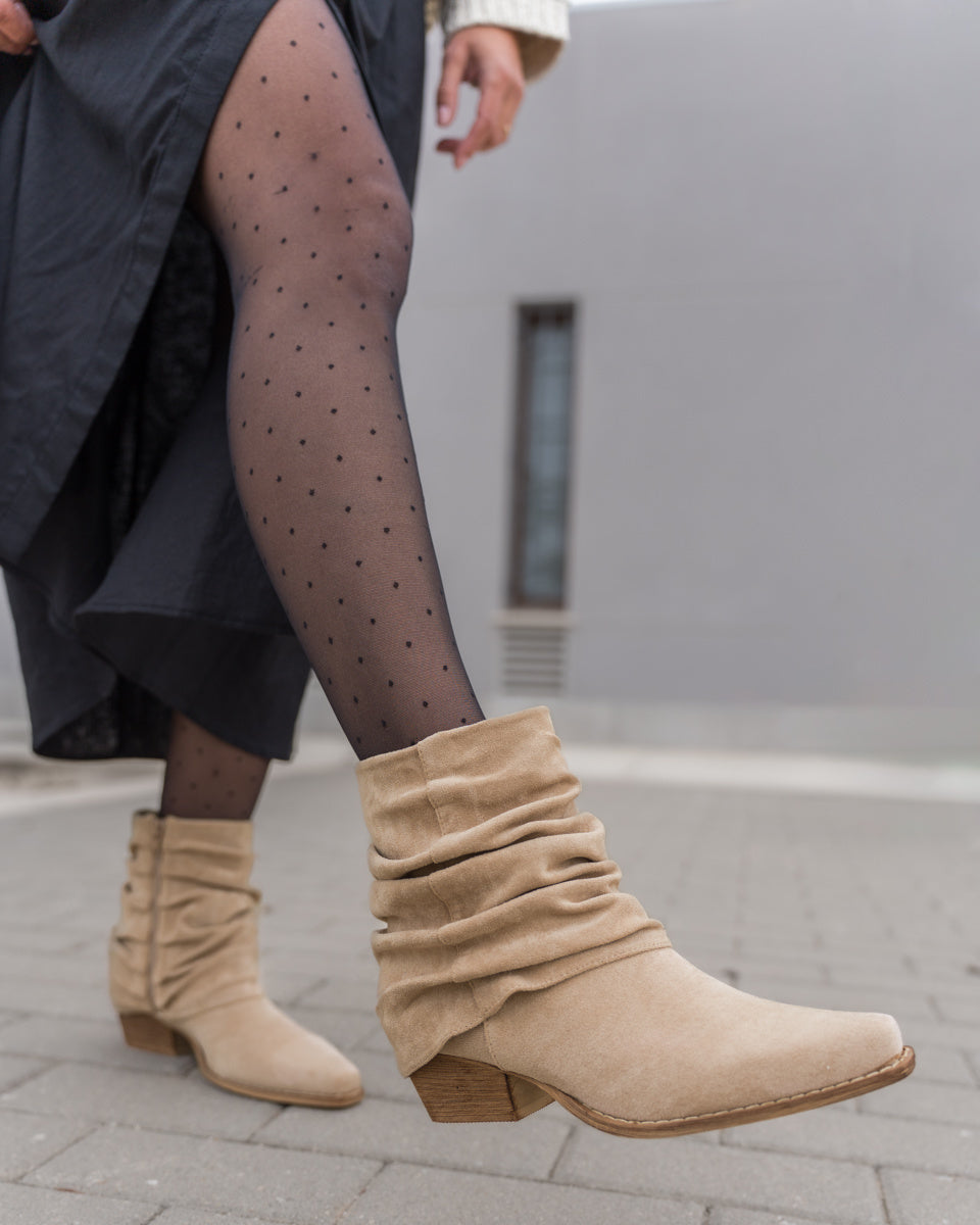 Buonarotti Enkellaarsjes Beige Suedine Ruffle Cowboy