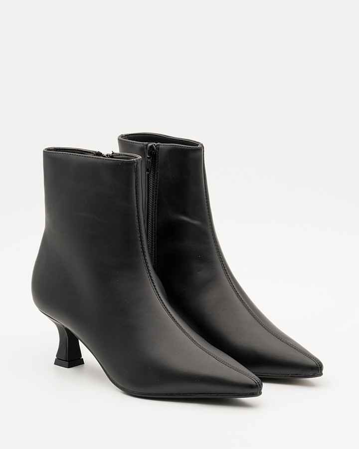 Buonarotti Enkellaarsjes Zwart Leatherlook