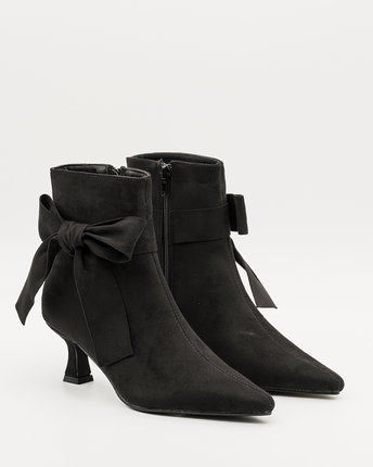 Buonarotti Enkellaarsjes Zwart Suedine Strik