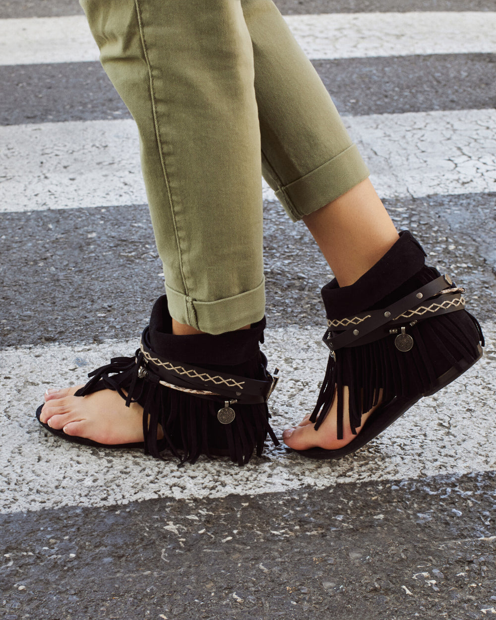 Buonarotti Ibiza Sandalen Zwart Suedine Gesp Franjes