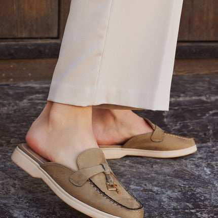 Buonarotti Instap Loafers Olive Suedine Bedeltjes