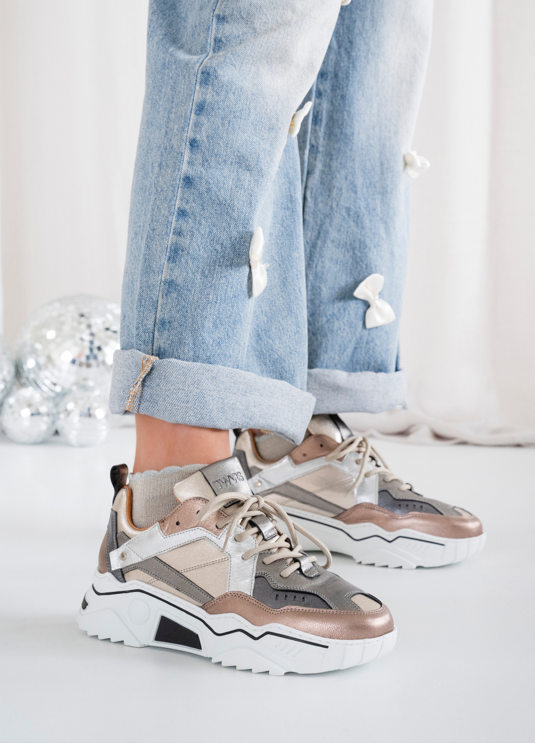 DWRS The label DWRS sneakers PLUTO stone metallic